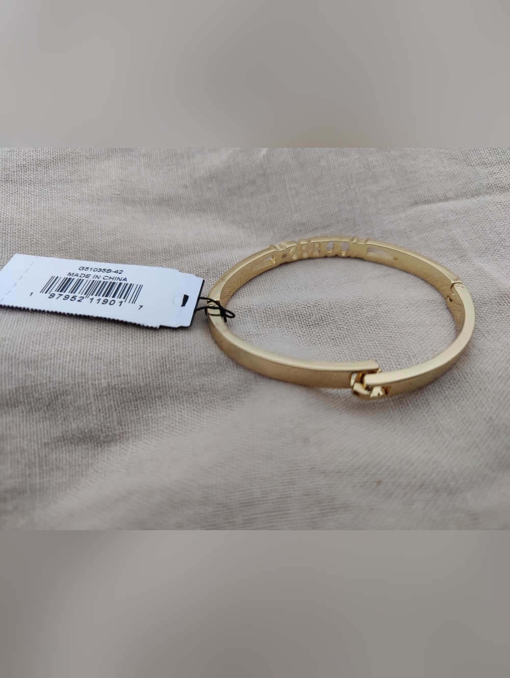 Guess Latch Bracelet View 6